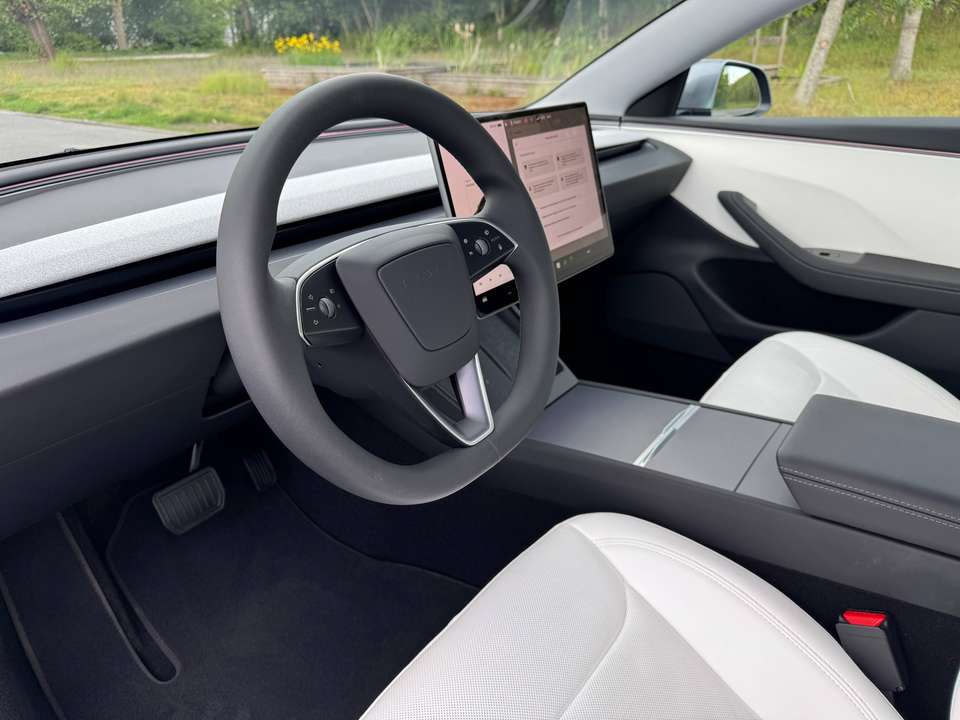 Tesla Model 3 - Imagem 11