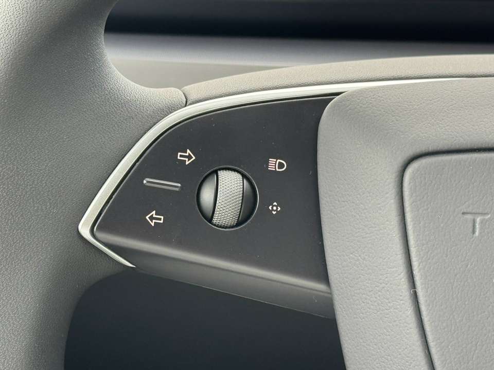 Tesla Model 3 - Imagem 15