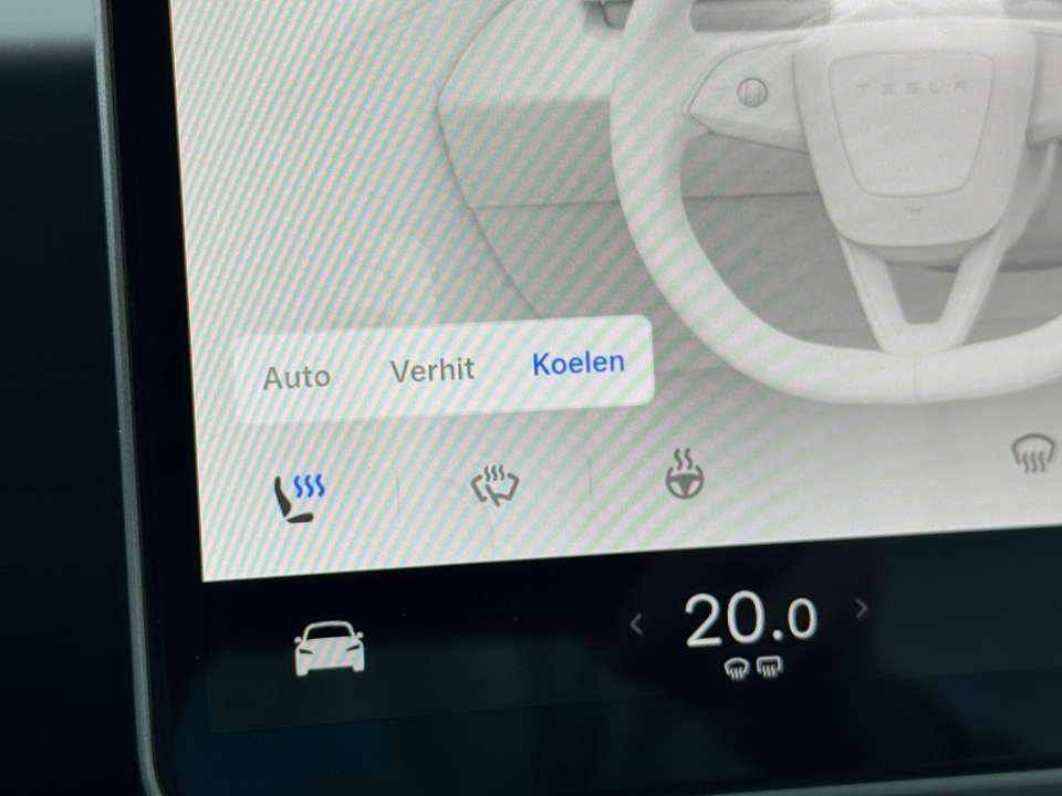 Tesla Model 3 - Imagem 19