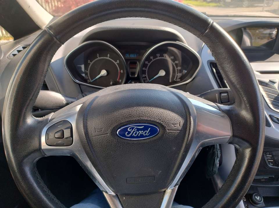 Ford B-Max - Imagem 13