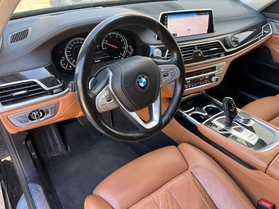 BMW 740 - Imagem 5