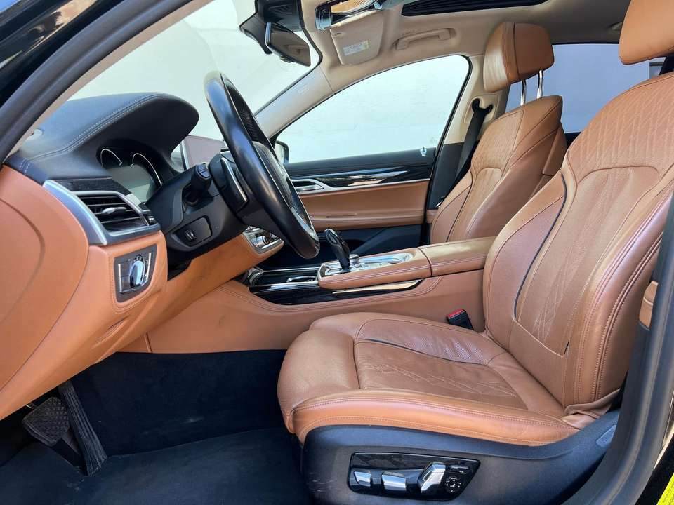 BMW 740 - Imagem 7
