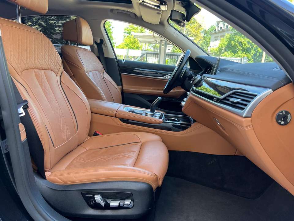 BMW 740 - Imagem 8