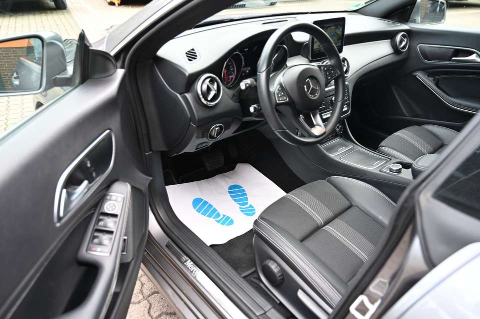 Mercedes-Benz CLA 180 - Imagem 11