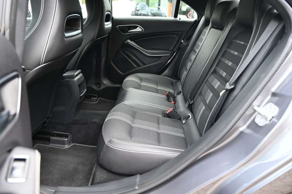 Mercedes-Benz CLA 180 - Imagem 14