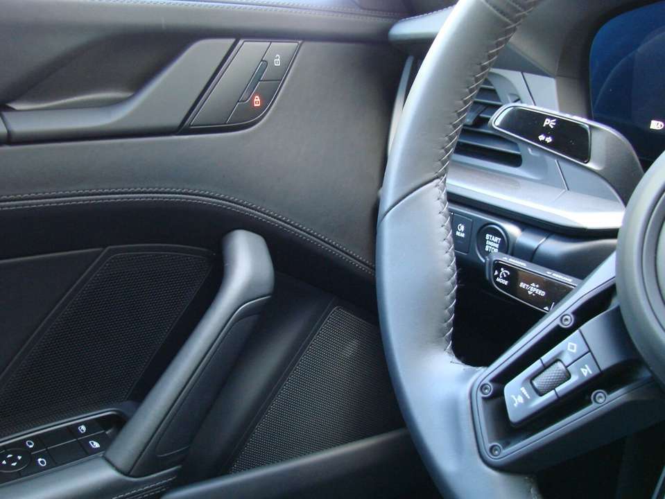 Car picture 11