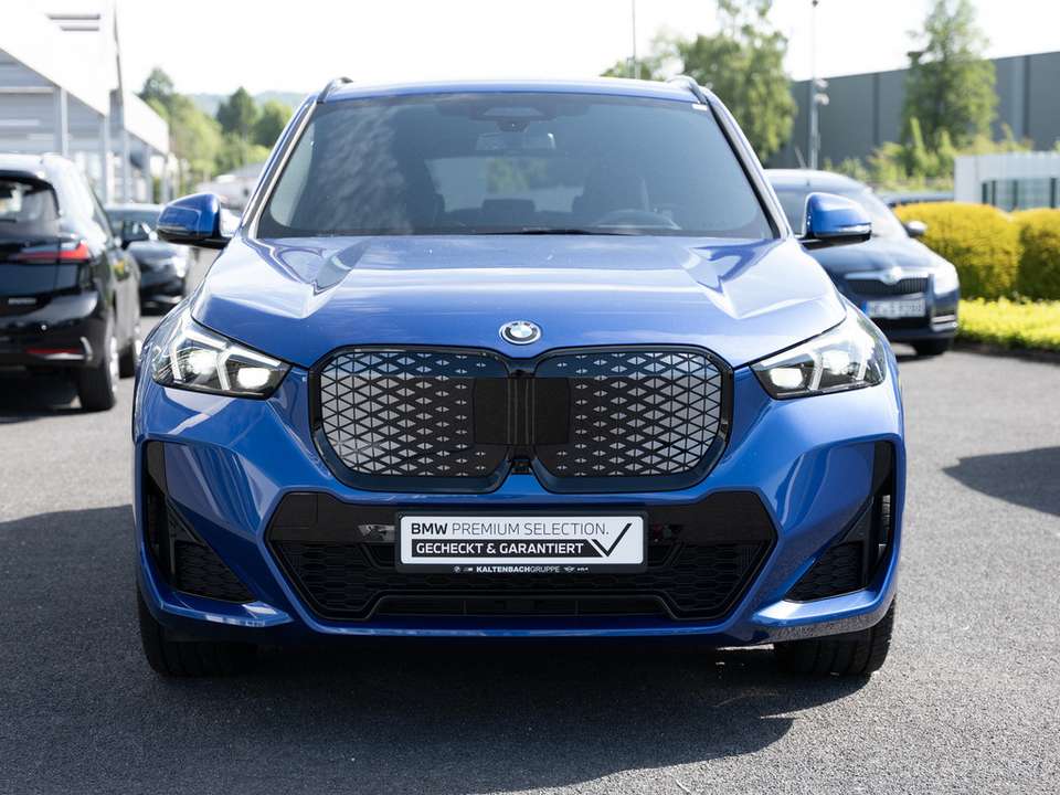 BMW iX1 - Imagem 3