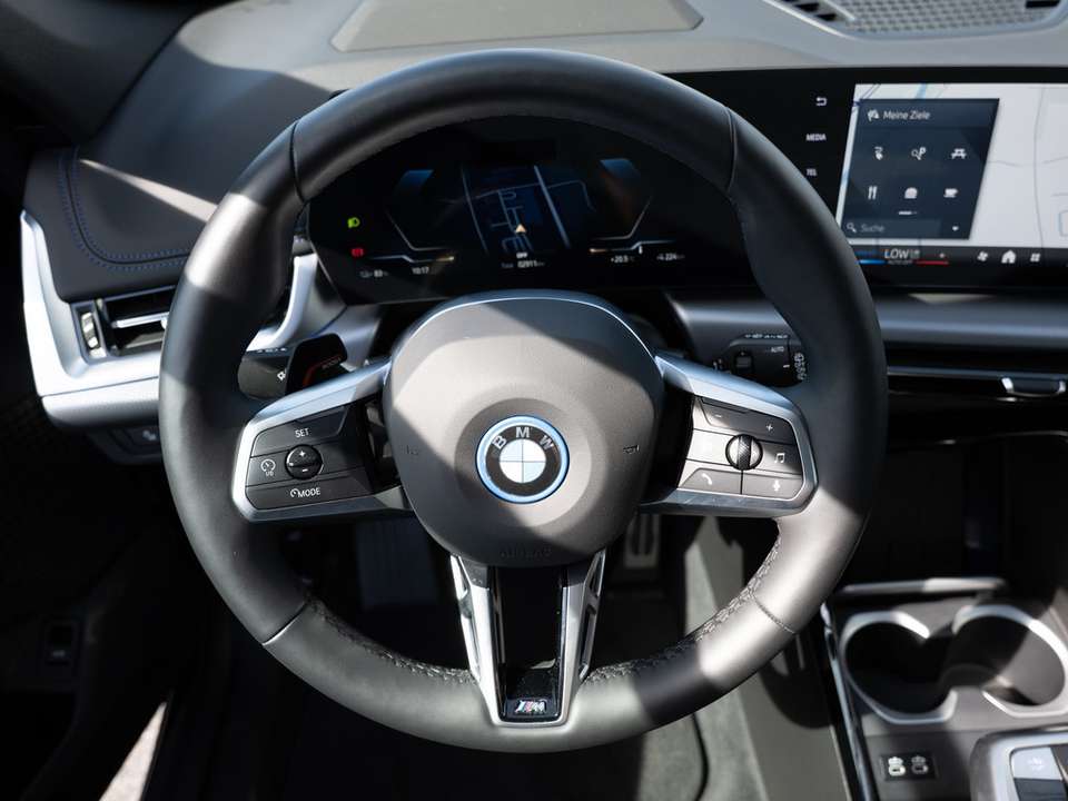 BMW iX1 - Imagem 14