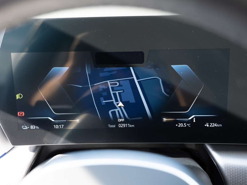 BMW iX1 - Imagem 15