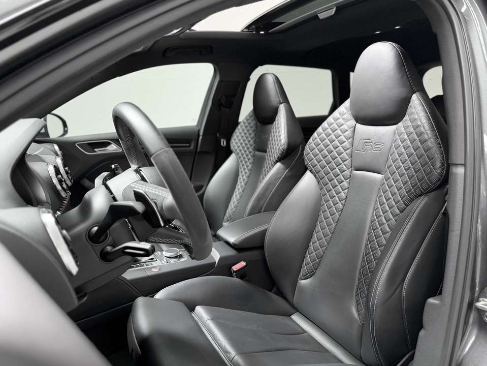 Audi RS3 - Imagem 12