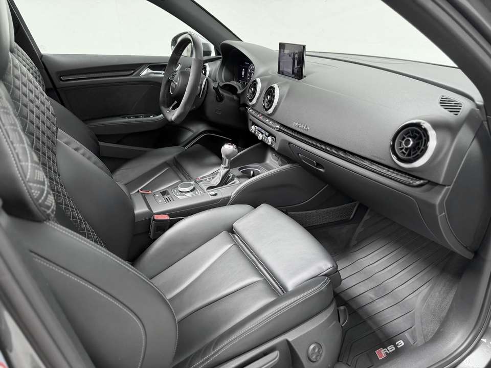 Audi RS3 - Imagem 14