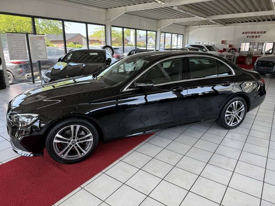 Mercedes-Benz E 200 - Imagem 2