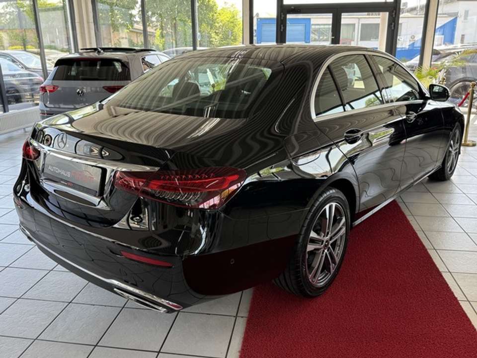 Mercedes-Benz E 200 - Imagem 5