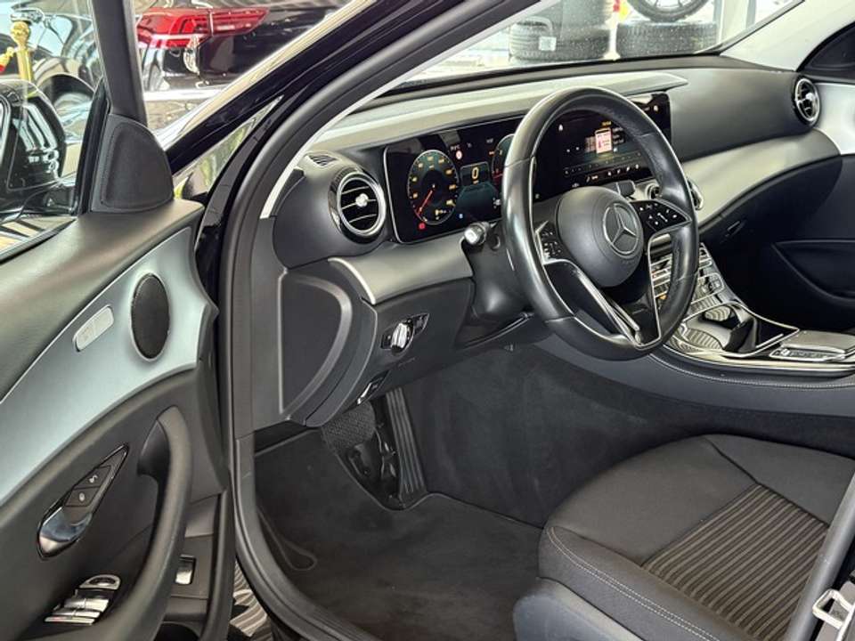 Mercedes-Benz E 200 - Imagem 13