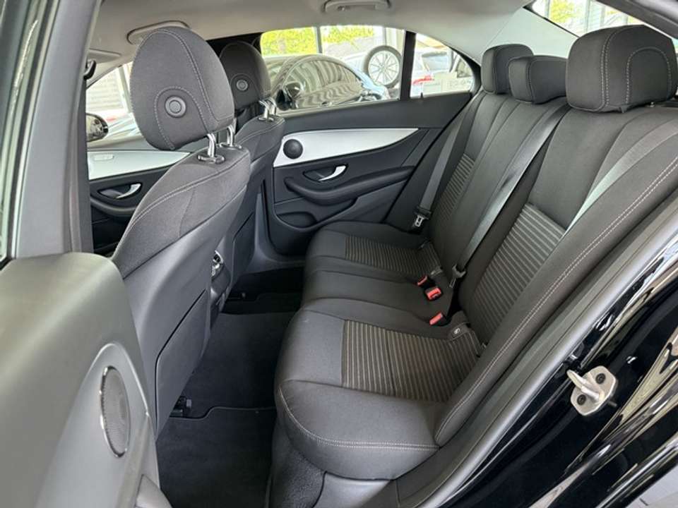 Mercedes-Benz E 200 - Imagem 14