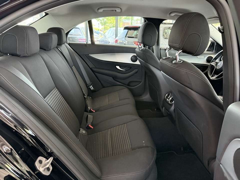 Mercedes-Benz E 200 - Imagem 15