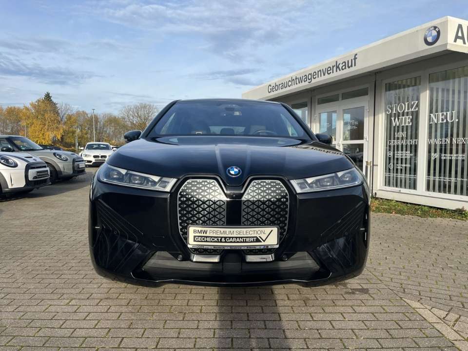 BMW iX - Imagem 13
