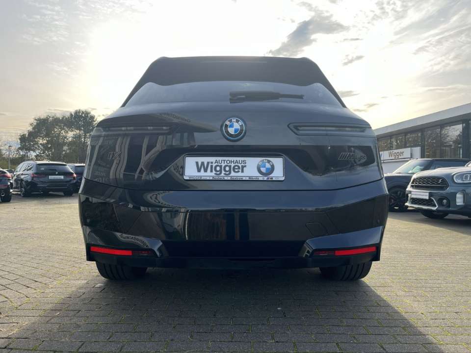 BMW iX - Imagem 14