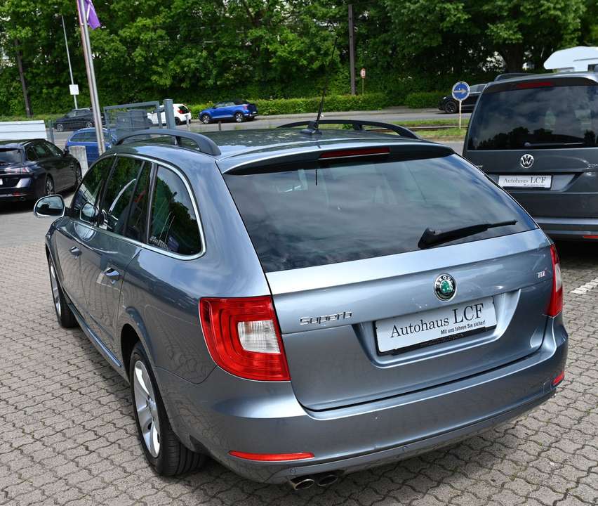 Skoda Superb - Imagem 8
