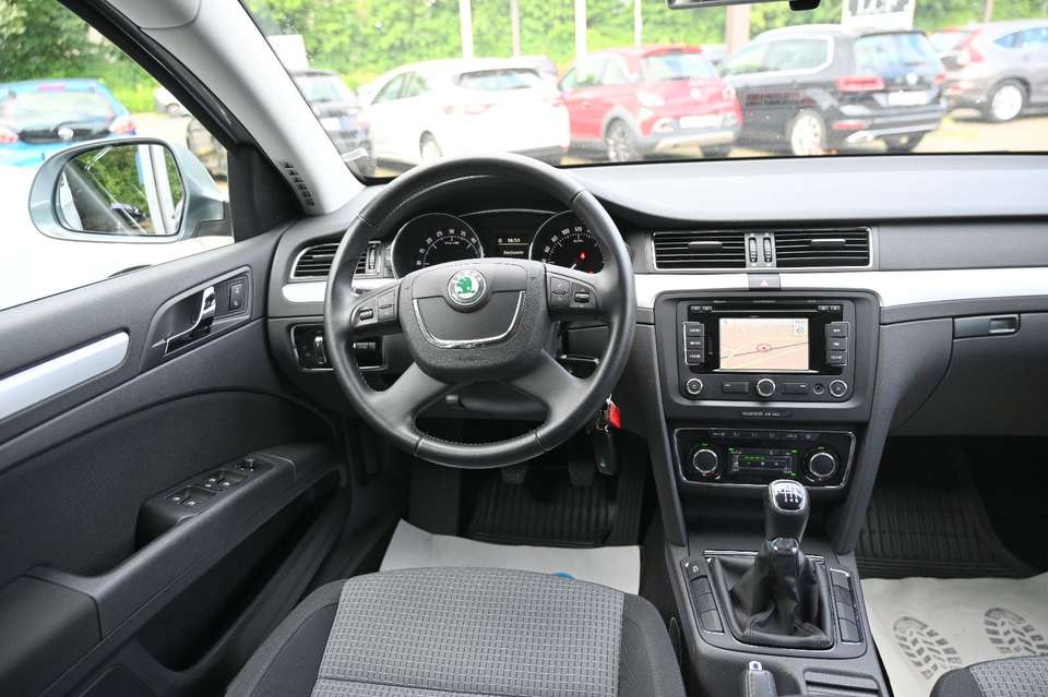 Skoda Superb - Imagem 9