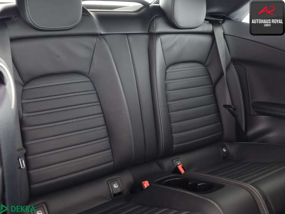 Mercedes-Benz C 200 - Imagem 14