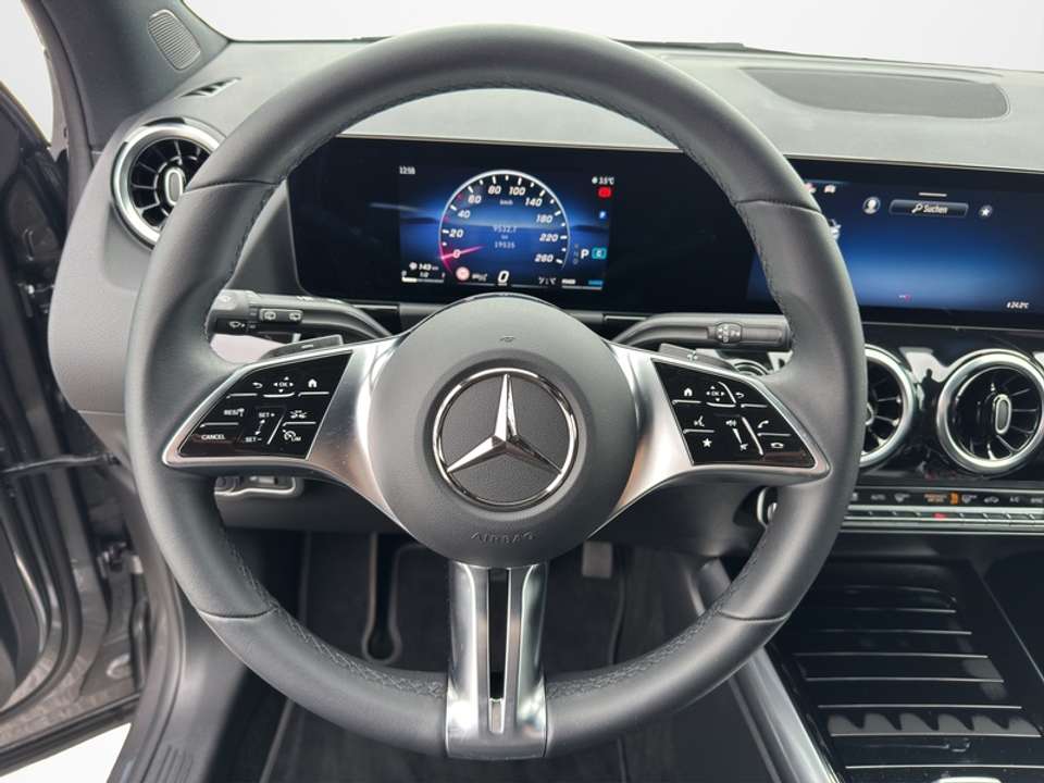 Mercedes-Benz GLA 200 - Imagem 13