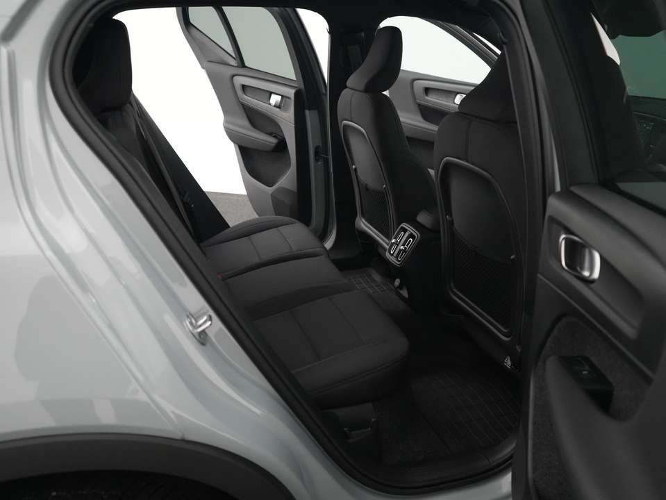 Volvo EX40 - Imagem 10