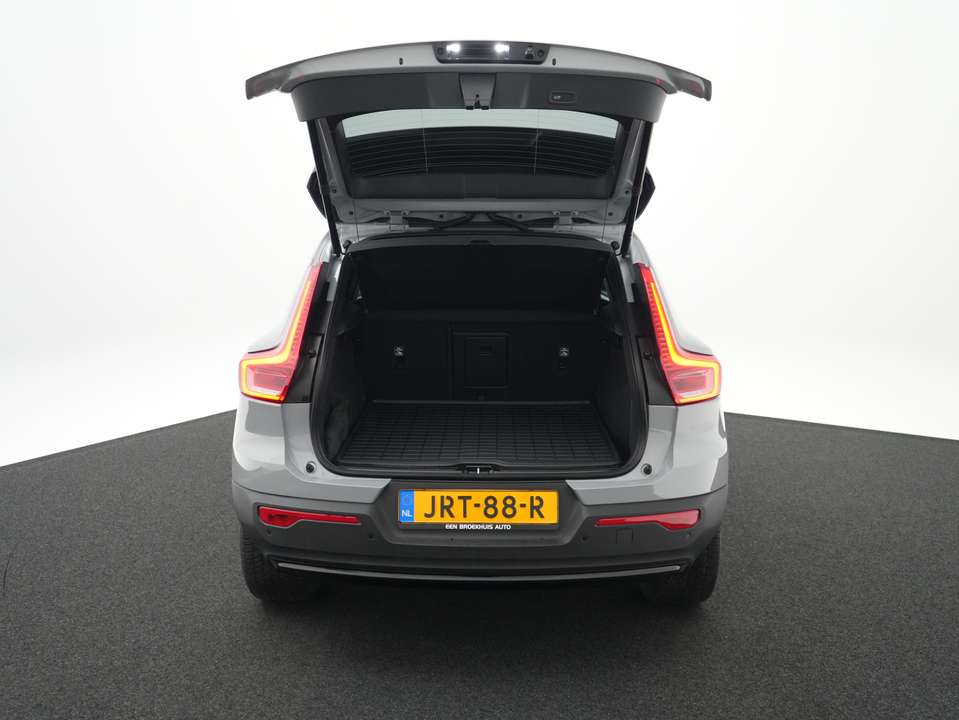 Volvo EX40 - Imagem 12