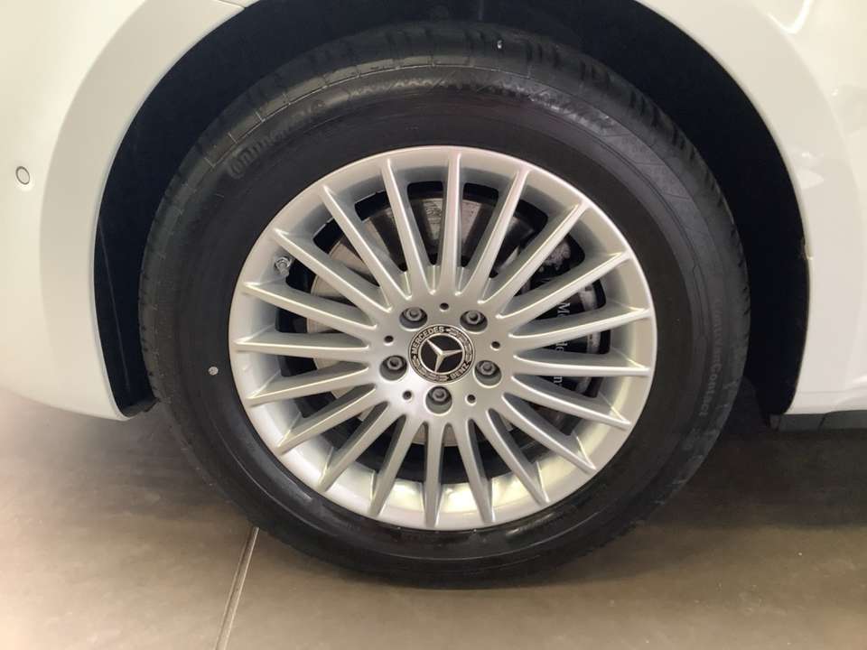 Mercedes-Benz V 250 - Imagem 2
