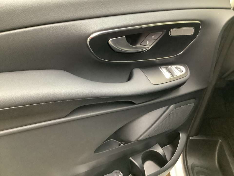 Mercedes-Benz V 250 - Imagem 6