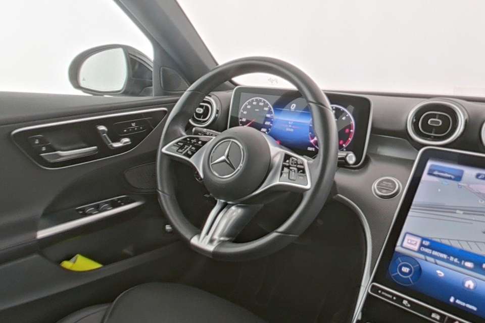 Mercedes-Benz C 200 - Imagem 13