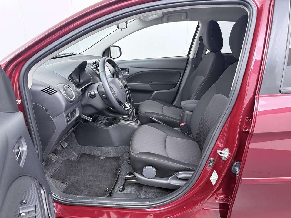 Mitsubishi Space Star - Imagem 13