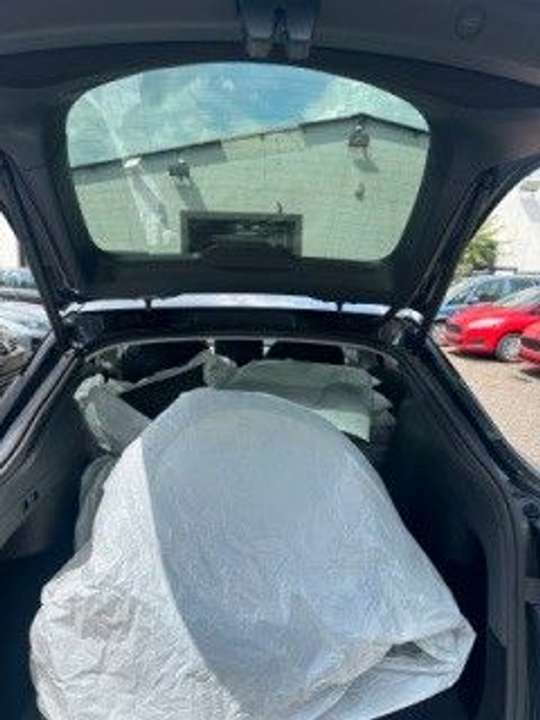 Tesla Model Y - Imagem 8
