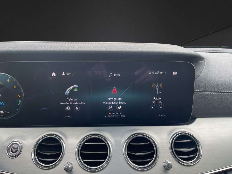 Mercedes-Benz E 300 - Imagem 12