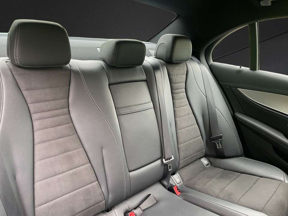 Mercedes-Benz E 300 - Imagem 14