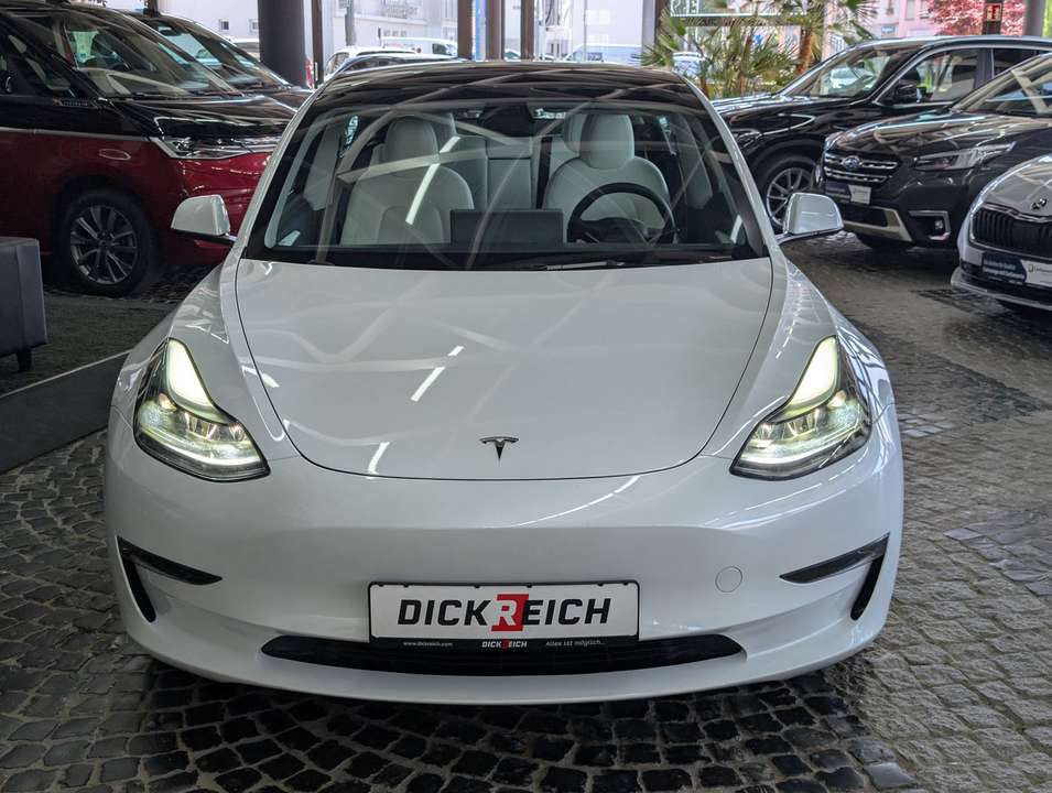 Tesla Model 3 - Imagem 3