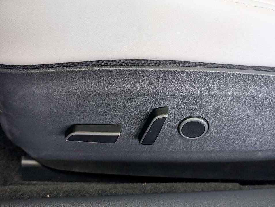 Tesla Model 3 - Imagem 11