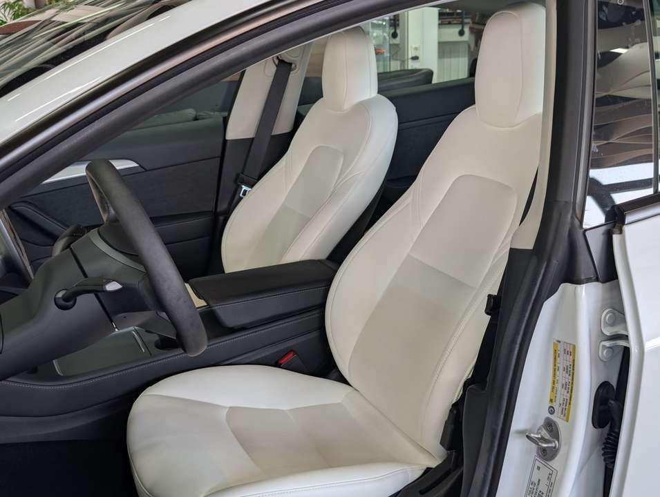 Tesla Model 3 - Imagem 12