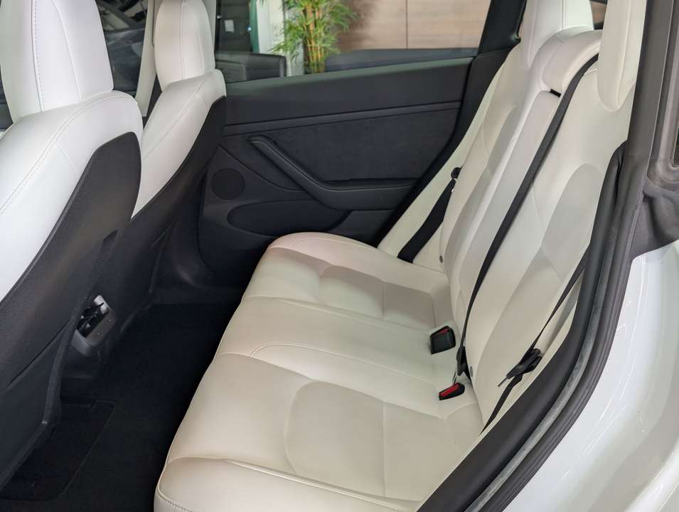 Tesla Model 3 - Imagem 13