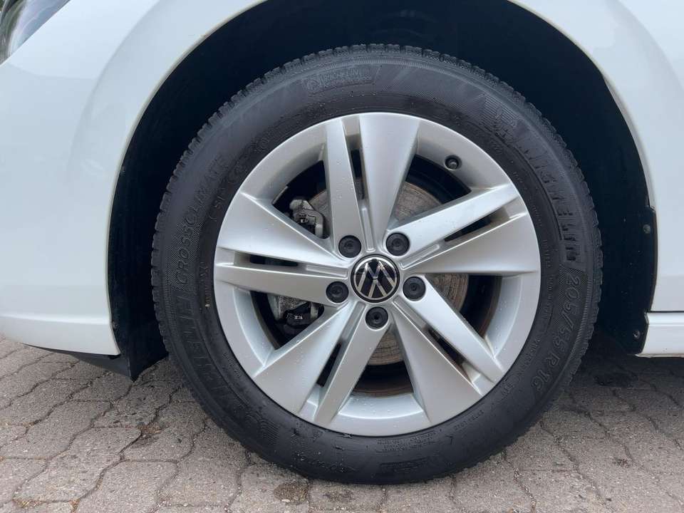 Volkswagen Golf - Imagem 15