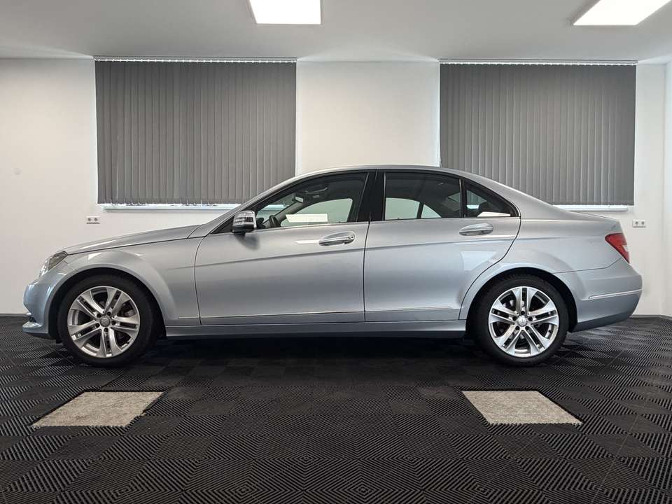 Mercedes-Benz C 180 - Imagem 5