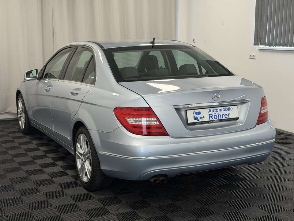 Mercedes-Benz C 180 - Imagem 6