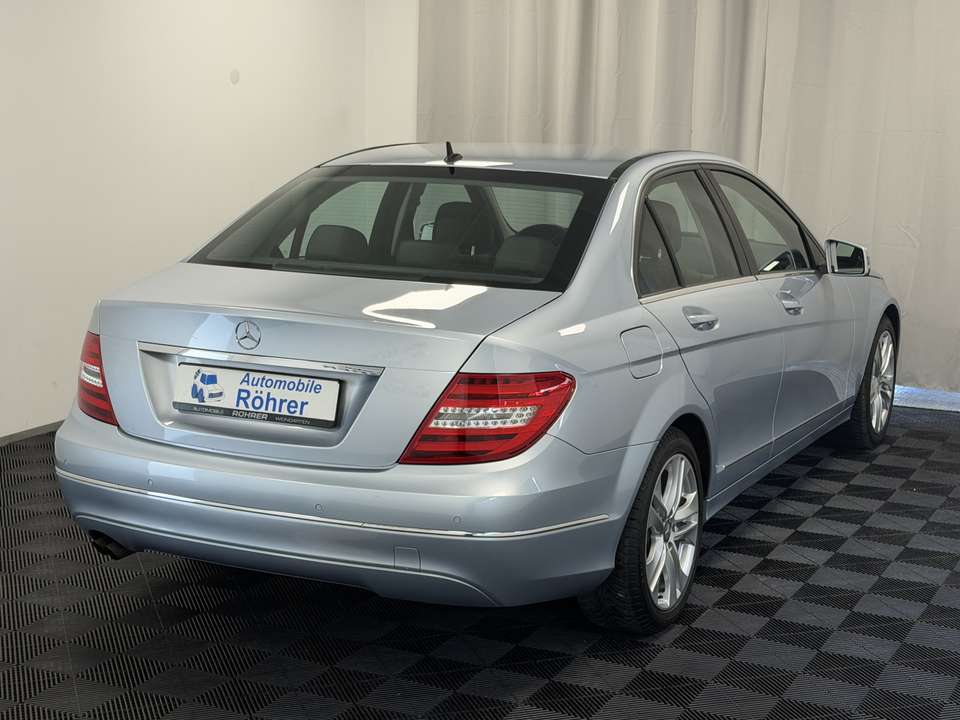 Mercedes-Benz C 180 - Imagem 8