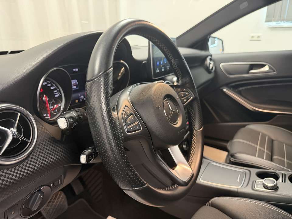 Mercedes-Benz A 180 - Imagem 10