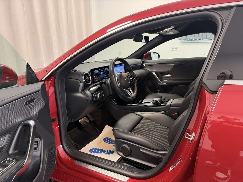 Mercedes-Benz CLA 180 - Imagem 9