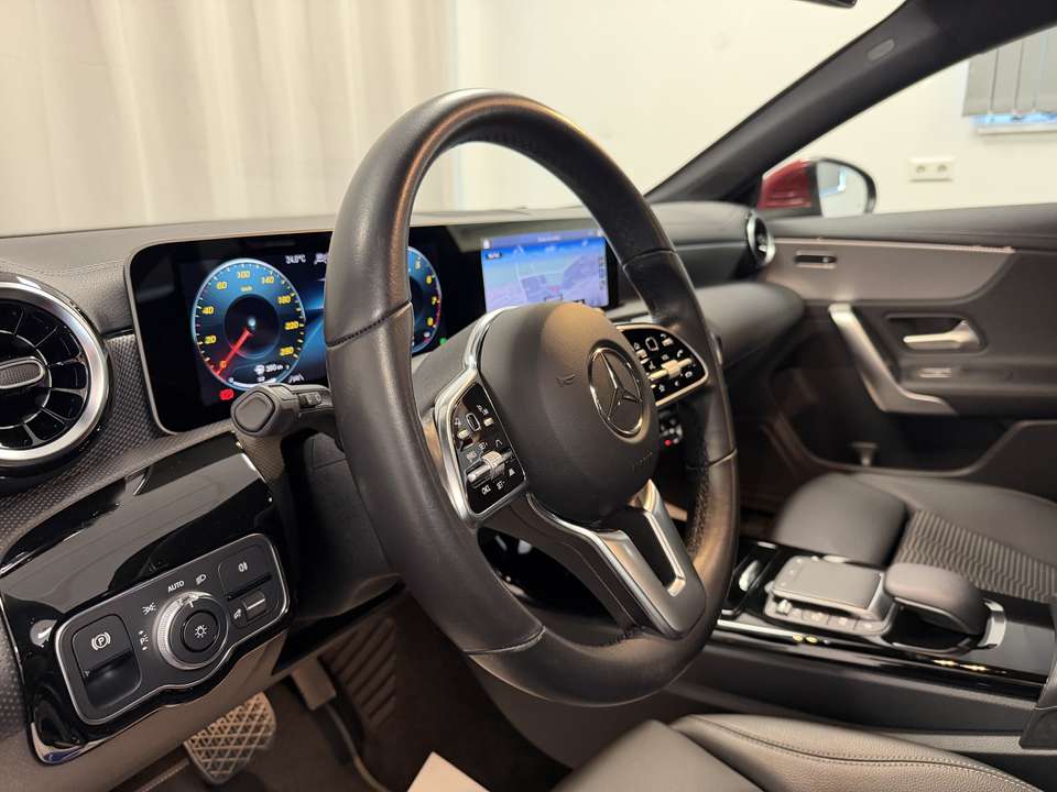 Mercedes-Benz CLA 180 - Imagem 10