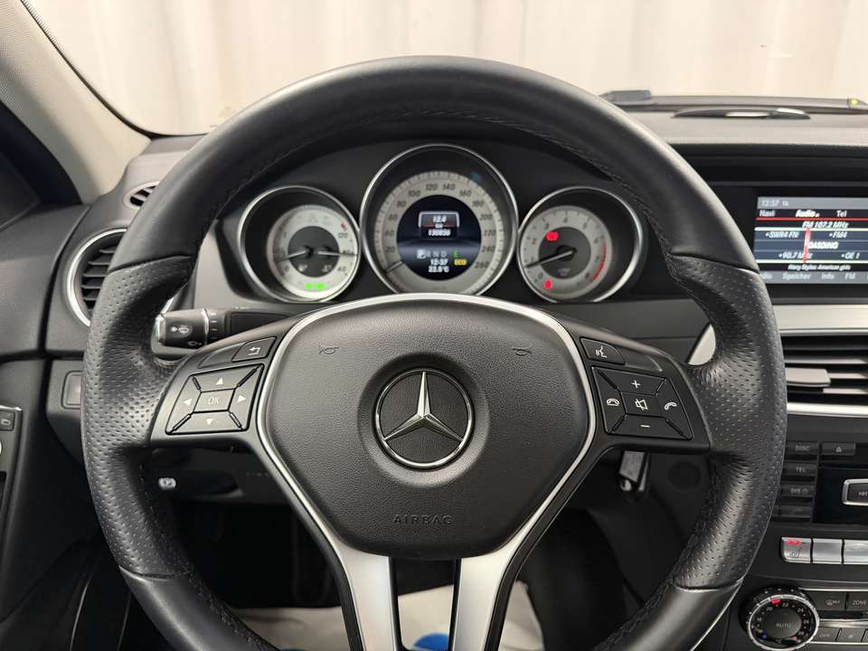 Mercedes-Benz C 180 - Imagem 14