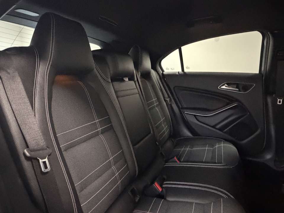 Mercedes-Benz A 180 - Imagem 15
