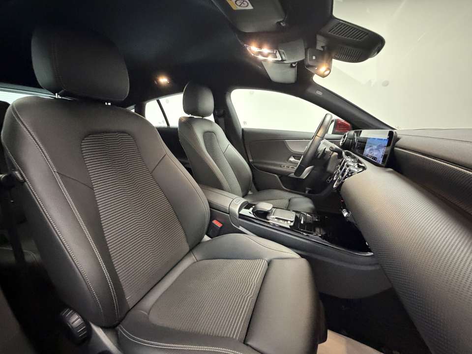 Mercedes-Benz CLA 180 - Imagem 11