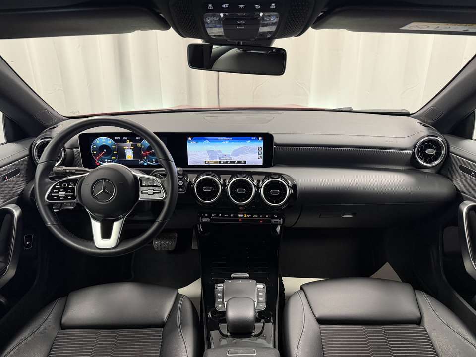 Mercedes-Benz CLA 180 - Imagem 13